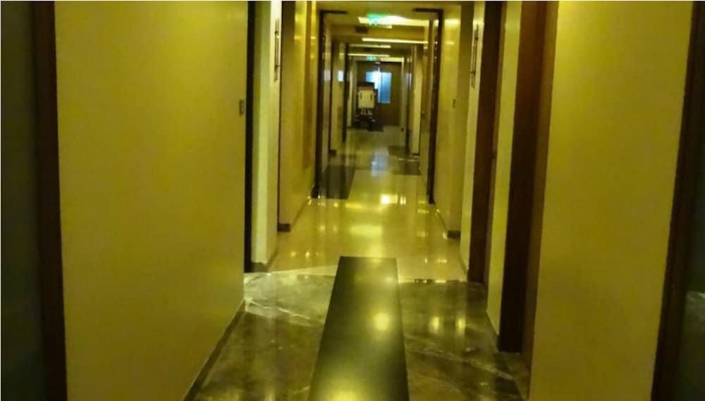 The Mirador Hotel Mumbai Exterior photo