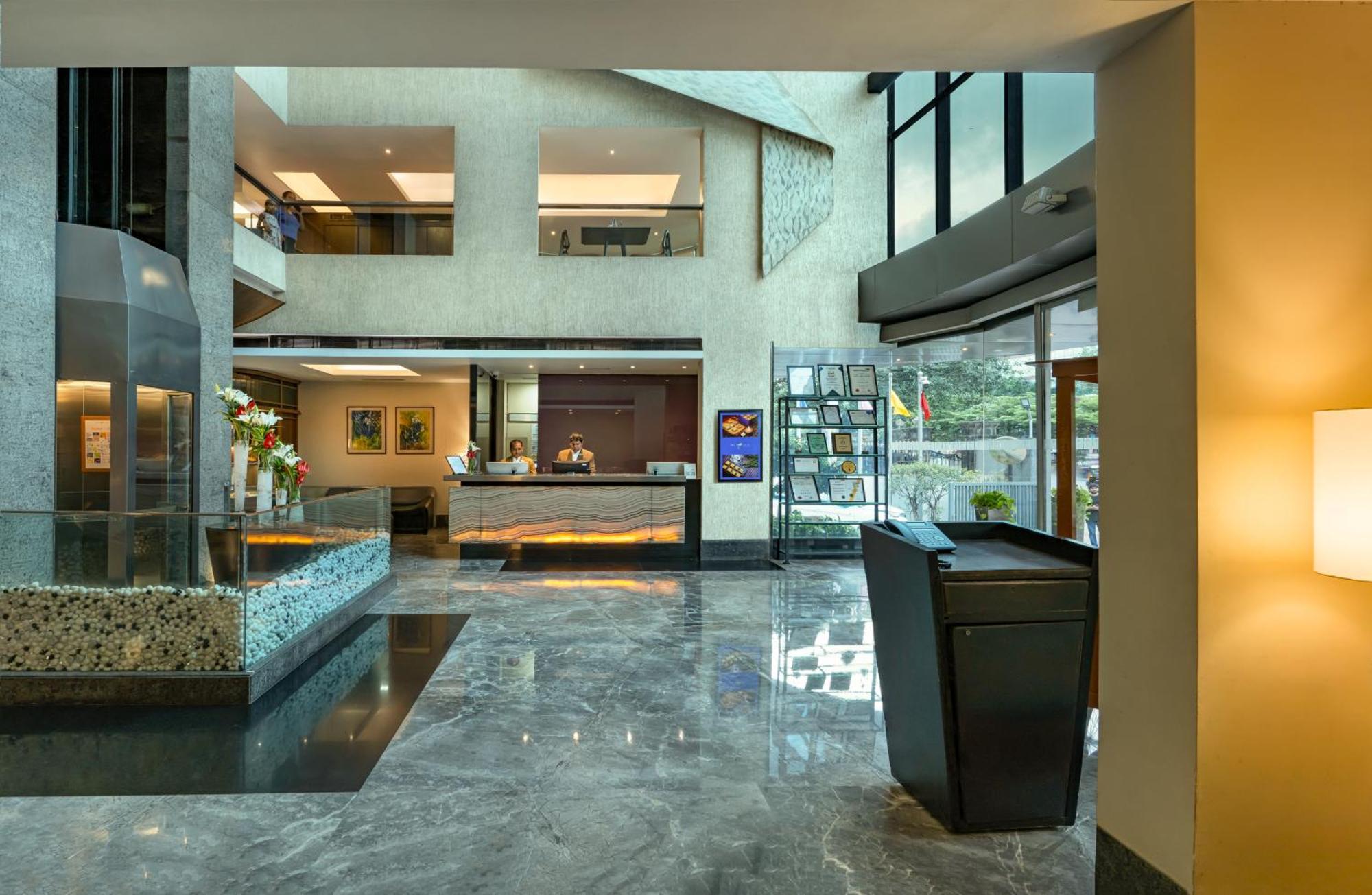 The Mirador Hotel Mumbai Exterior photo