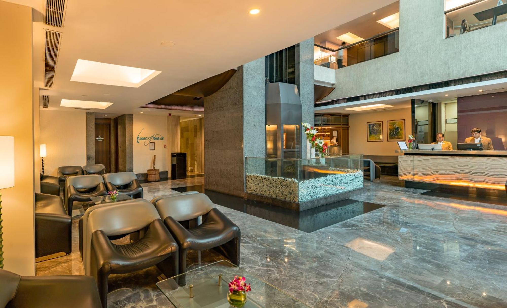 The Mirador Hotel Mumbai Exterior photo