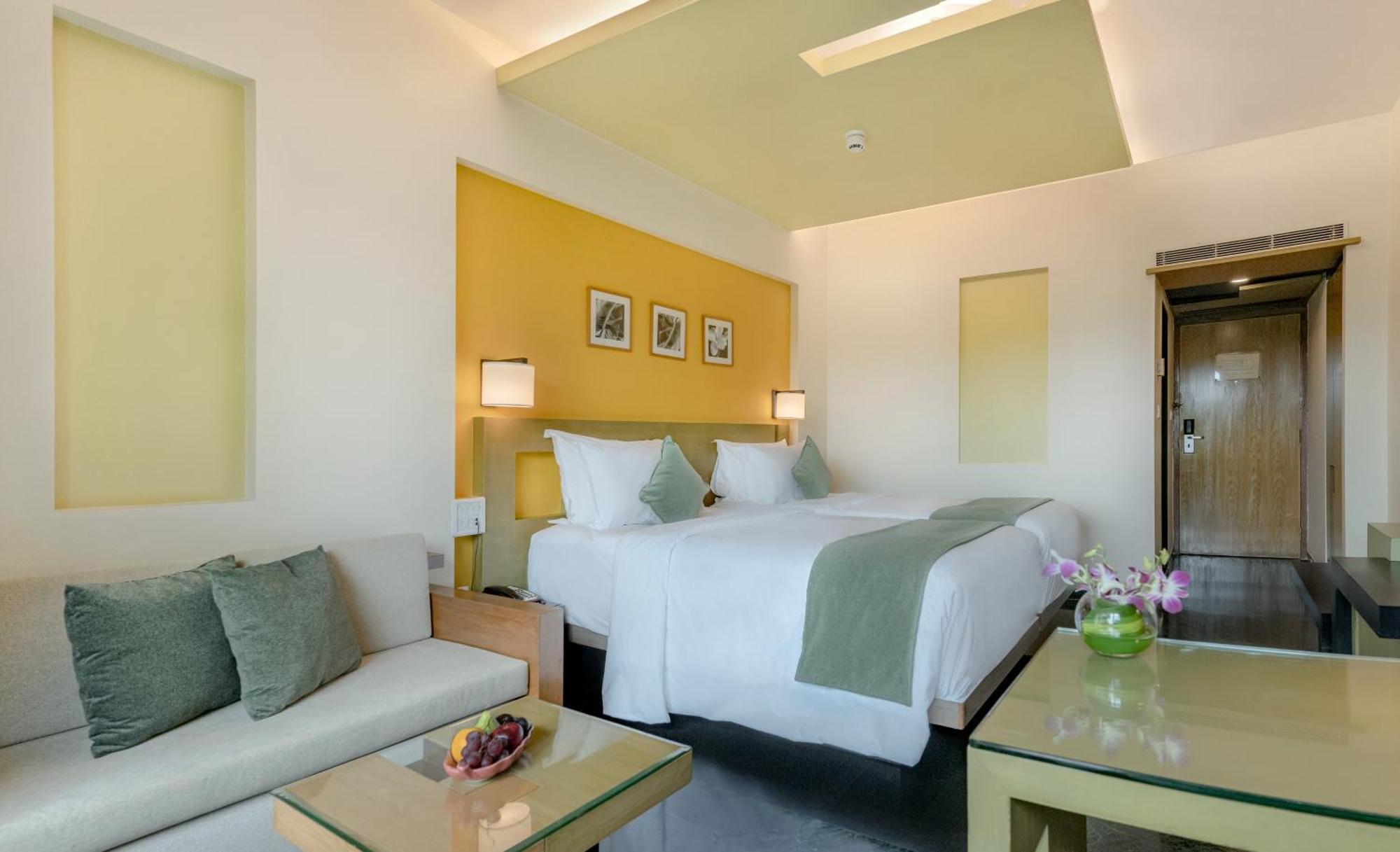 The Mirador Hotel Mumbai Exterior photo