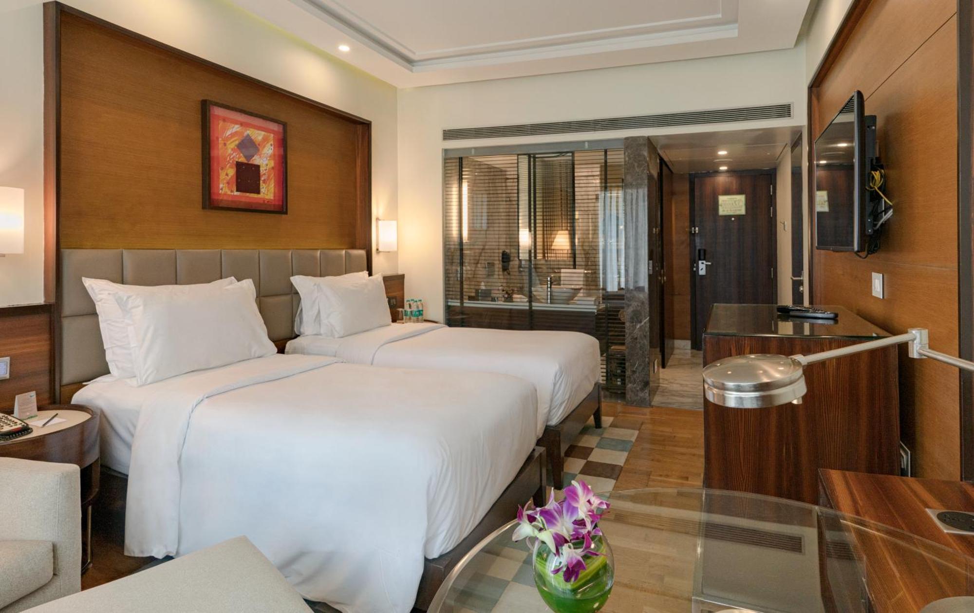 The Mirador Hotel Mumbai Exterior photo