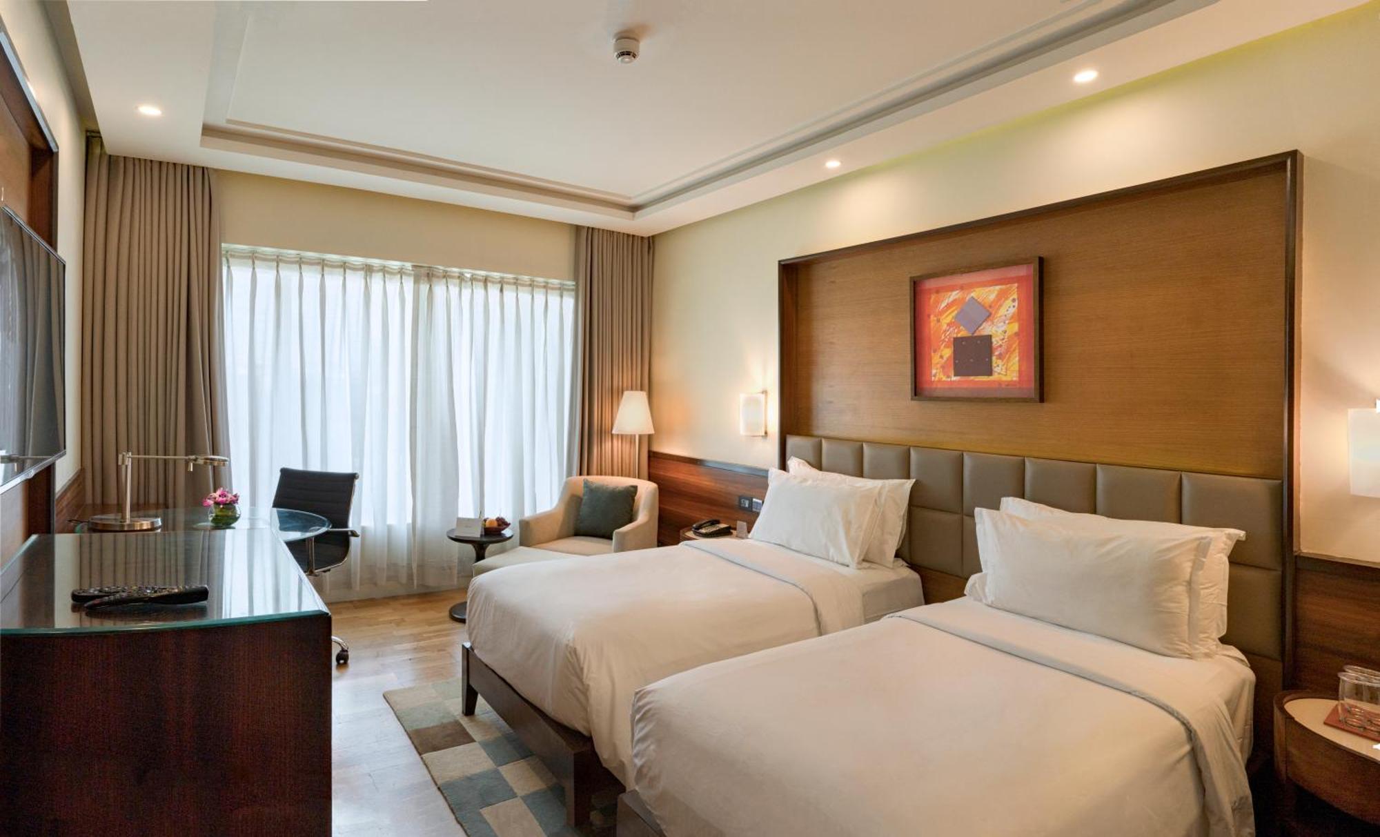 The Mirador Hotel Mumbai Exterior photo