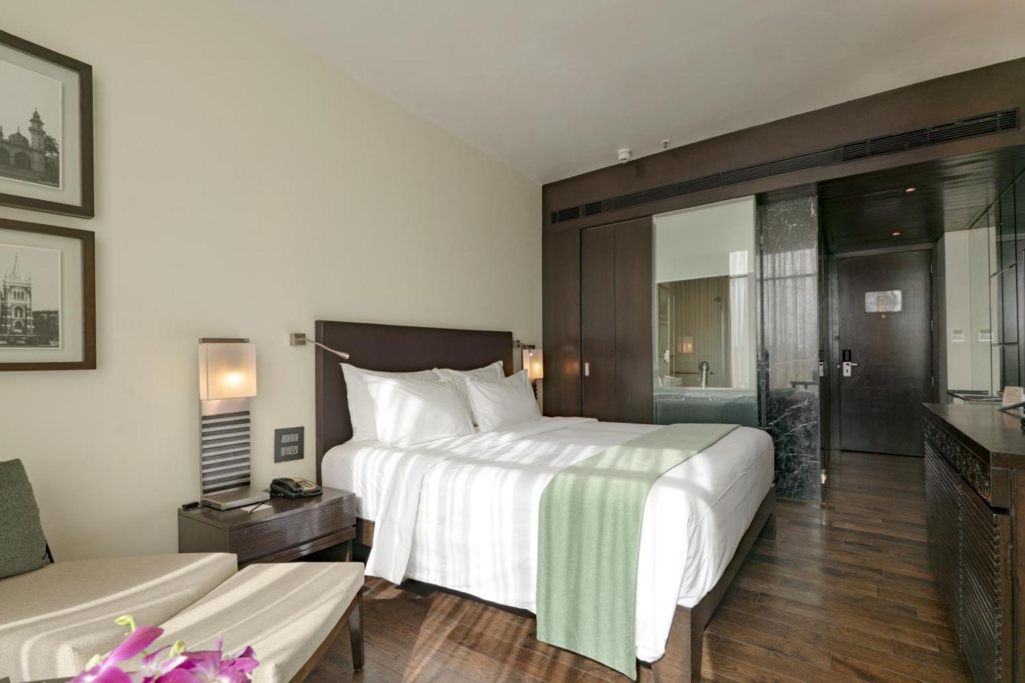 The Mirador Hotel Mumbai Exterior photo